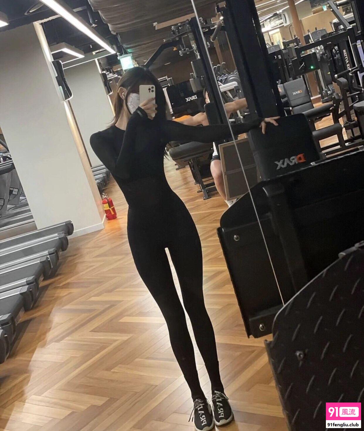 长腿性感美女